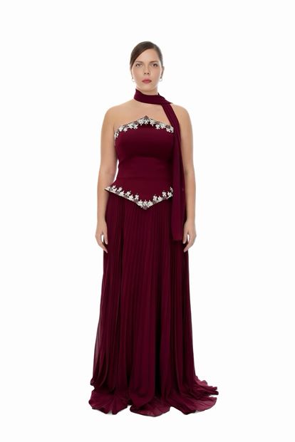 فستان سهرة بورغندي مطوي بدون حمالات بمقاسات كبيرة